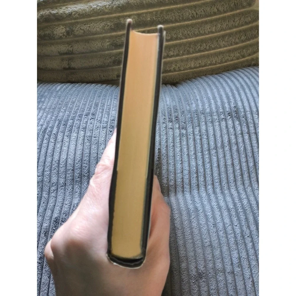 N/A hardcover dust